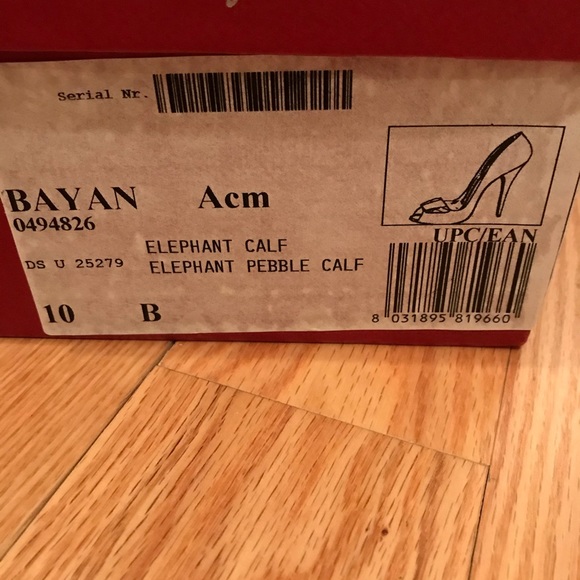 Ferragamo Bayan Elephant Calf Leather Pumps. 10B - Picture 4 of 8